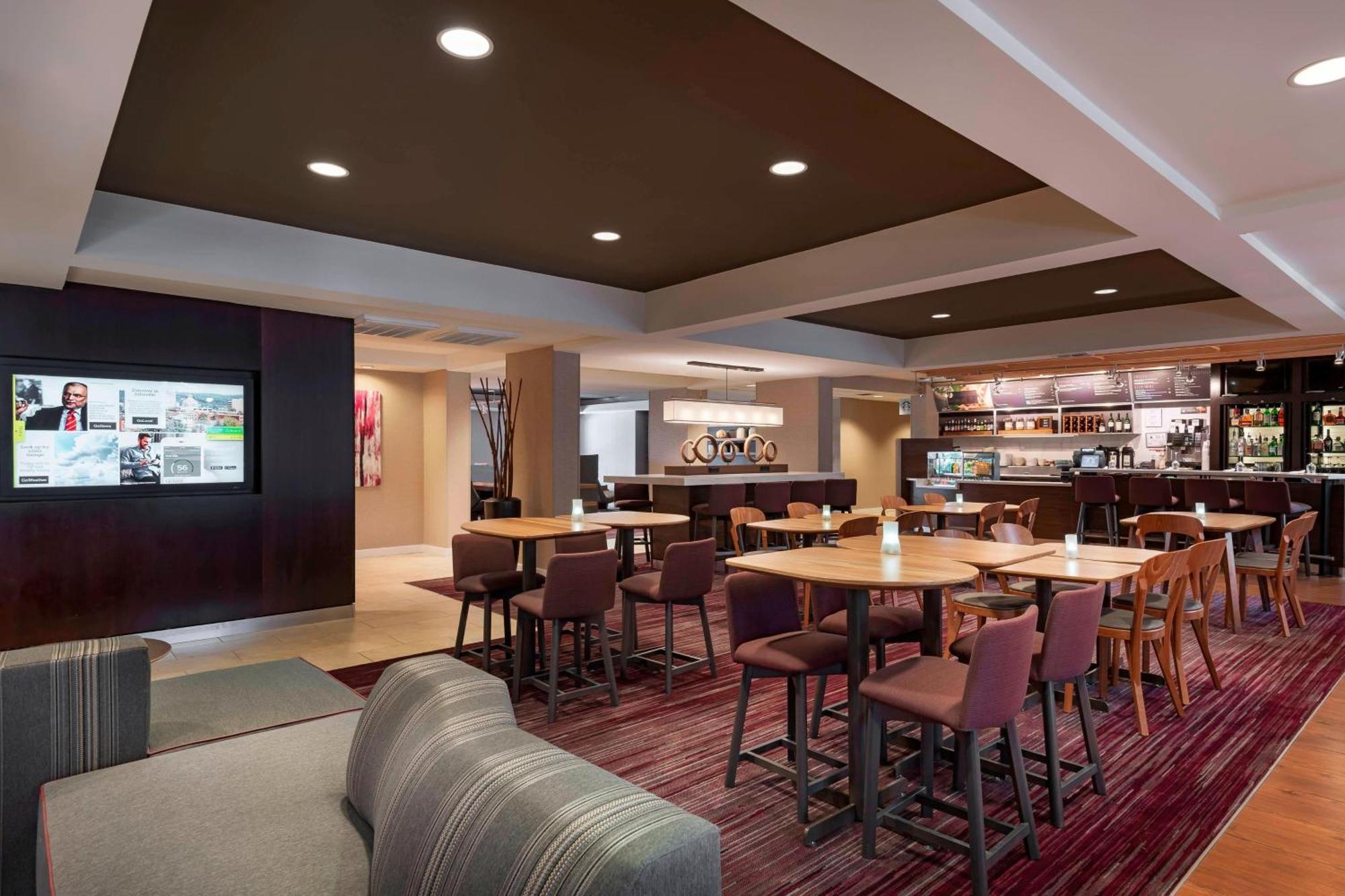 Hotel Courtyard 3*