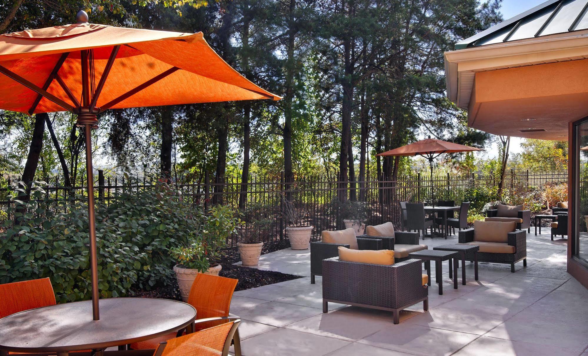 Hotel Courtyard Asheville